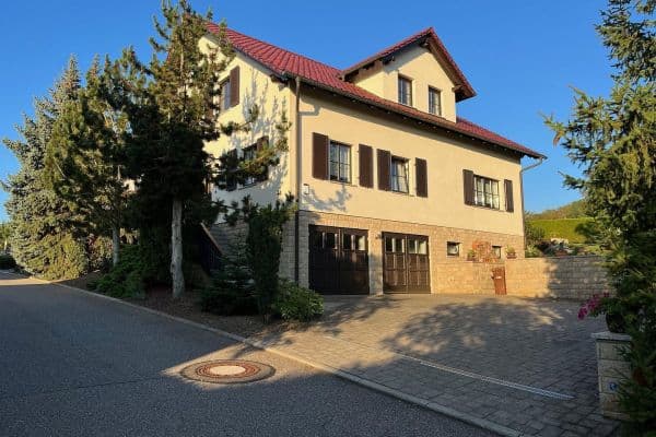 Predaj domu 206 m², pozemek 811 m², zur Heide 53, Naumburg (Saale), Sasko-Anhaltsko Predaj domu 206 m², pozemek 811 m², zur Heide 53, Naumburg (Saale), Sasko-Anhaltsko