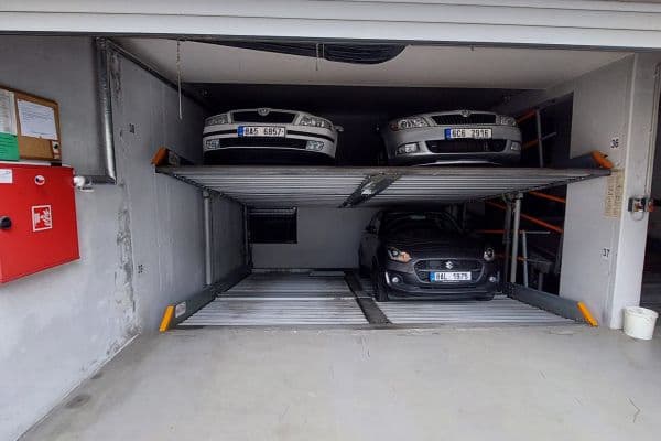 Prenájom garáže 12 m², Štichova, Praha Prenájom garáže 12 m², Štichova, Praha