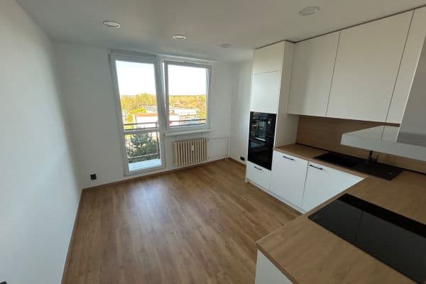 Prenájom bytu 2-izbový 49 m², Milady Horákové, Hradec Králové Prenájom bytu 2-izbový 49 m², Milady Horákové, Hradec Králové