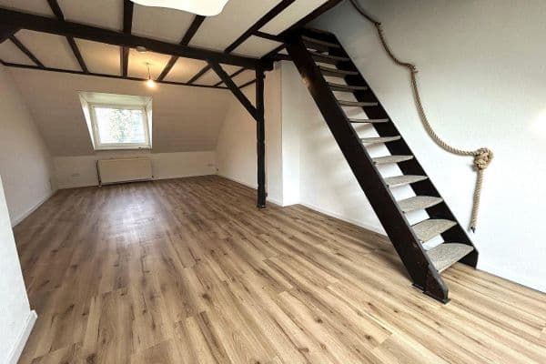 Prenájom bytu 3-izbový 87 m², Grafenstraße 13, Wuppertal, Severné Porýnie - Westfálsko Prenájom bytu 3-izbový 87 m², Grafenstraße 13, Wuppertal, Severné Porýnie - Westfálsko