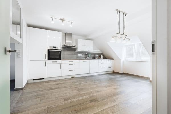 Prenájom bytu 3-izbový 82 m², Marienstraße 15, Fürth, Bavorsko Prenájom bytu 3-izbový 82 m², Marienstraße 15, Fürth, Bavorsko