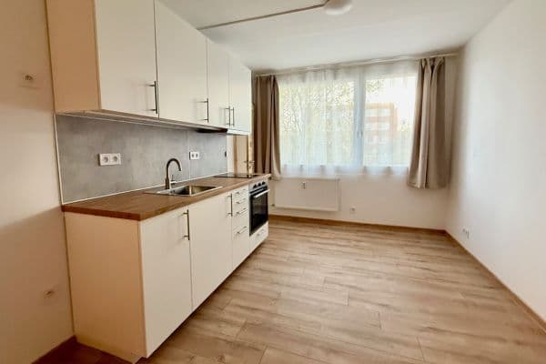 Prenájom bytu 2-izbový 33 m², Holandská, Kladno Prenájom bytu 2-izbový 33 m², Holandská, Kladno
