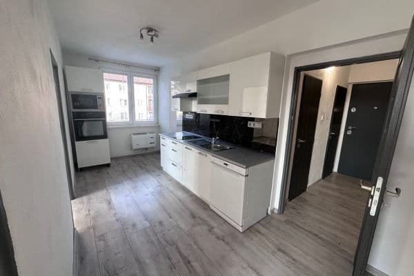 Prenájom bytu 3-izbový 55 m², Na Návozech, Chýnov Prenájom bytu 3-izbový 55 m², Na Návozech, Chýnov
