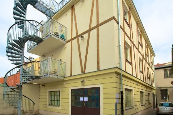 Prenájom bytu 1-izbový 24 m², Petrohradská, Praha Prenájom bytu 1-izbový 24 m², Petrohradská, Praha