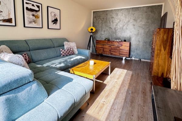 Prenájom bytu 3-izbový 75 m², Otradovická, Praha Prenájom bytu 3-izbový 75 m², Otradovická, Praha