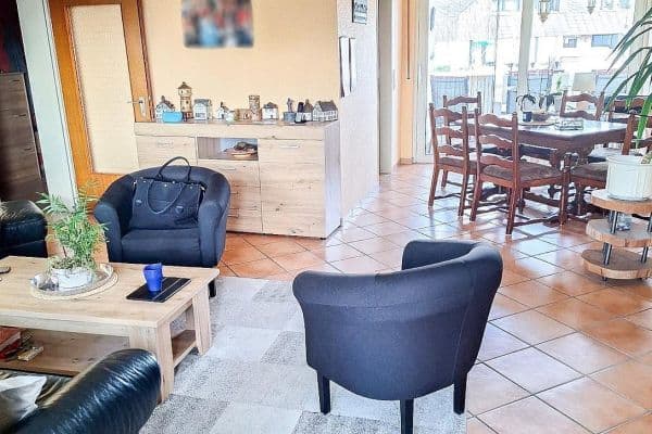 Prenájom bytu 4-izbový 106 m², Neuwied Prenájom bytu 4-izbový 106 m², Neuwied