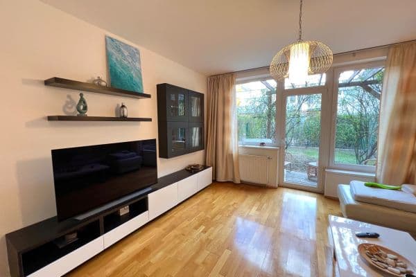Prenájom bytu 4-izbový 150 m², Pod Harfou, Praha Prenájom bytu 4-izbový 150 m², Pod Harfou, Praha