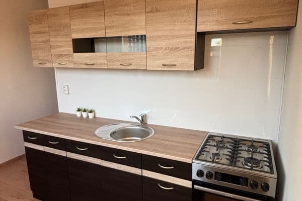 Prenájom bytu 2-izbový 56 m², Kosmonautů, Ostrava Prenájom bytu 2-izbový 56 m², Kosmonautů, Ostrava