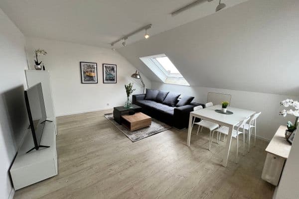 Prenájom bytu 2-izbový 57 m², Uhlandstr. 3, Großbettlingen Prenájom bytu 2-izbový 57 m², Uhlandstr. 3, Großbettlingen