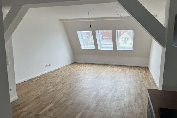 Prenájom bytu 3-izbový 102 m², Dietzgenstraße 93, Berlin, Berlín Prenájom bytu 3-izbový 102 m², Dietzgenstraße 93, Berlin, Berlín