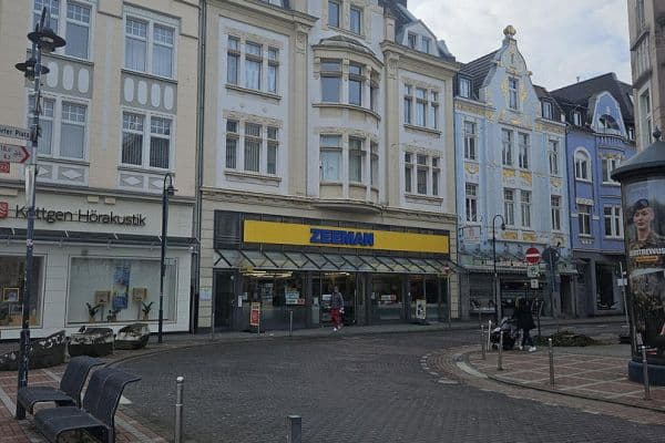 Prenájom bytu 4-izbový 150 m², Hauptstraße 67, Leverkusen Wiesdorf Prenájom bytu 4-izbový 150 m², Hauptstraße 67, Leverkusen Wiesdorf