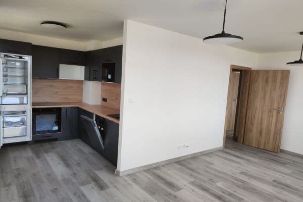 Prenájom bytu 3-izbový 75 m², Čs. armády, Kladno Prenájom bytu 3-izbový 75 m², Čs. armády, Kladno