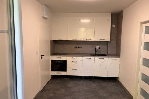 Prenájom bytu 1-izbový 30 m², Šmejkalova, Brno Prenájom bytu 1-izbový 30 m², Šmejkalova, Brno