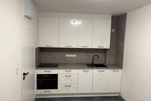 Prenájom bytu 1-izbový 30 m², Šmejkalova, Brno Prenájom bytu 1-izbový 30 m², Šmejkalova, Brno
