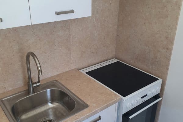 Prenájom bytu 1-izbový 36 m², Čsl. partyzánů, Děčín Prenájom bytu 1-izbový 36 m², Čsl. partyzánů, Děčín