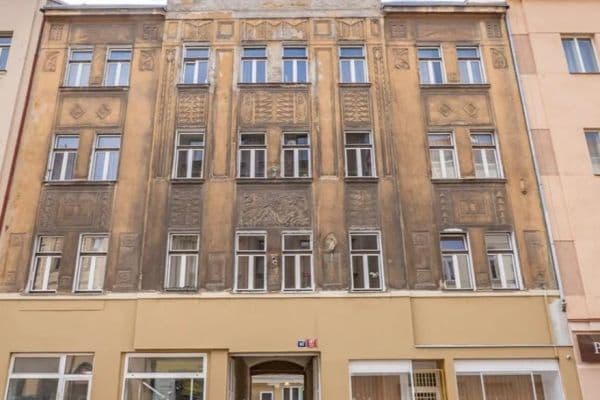Prenájom garáže 15 m², Husitská, Praha Prenájom garáže 15 m², Husitská, Praha