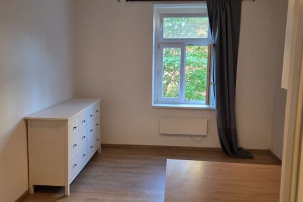 Prenájom bytu Garsoniéra 18 m², Zúžená, Praha Prenájom bytu Garsoniéra 18 m², Zúžená, Praha