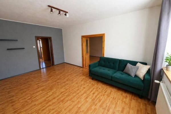 Prenájom bytu 2-izbový 67 m², Polská, Pardubice, Pardubický kraj Prenájom bytu 2-izbový 67 m², Polská, Pardubice, Pardubický kraj