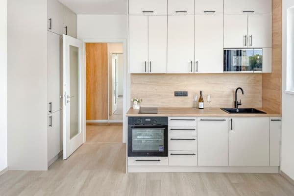 Prenájom bytu 1-izbový 39 m², Bukačova, Praha Prenájom bytu 1-izbový 39 m², Bukačova, Praha