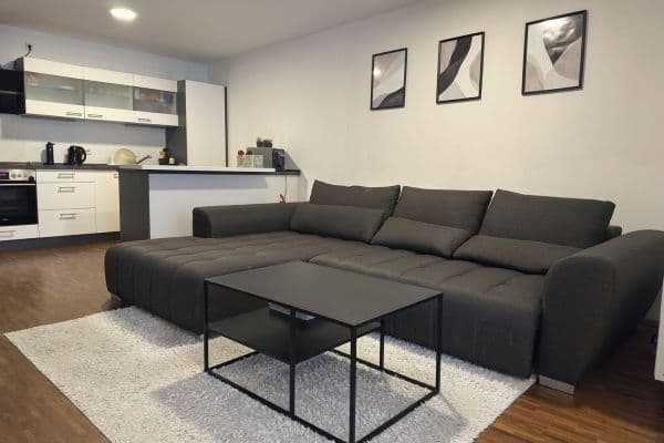 Prenájom bytu 3-izbový 115 m², Pielenhofen Prenájom bytu 3-izbový 115 m², Pielenhofen