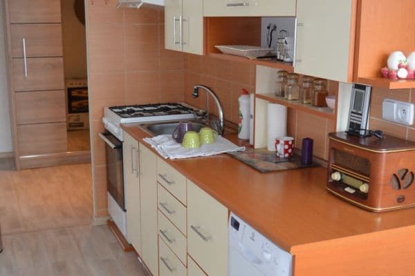 Prenájom bytu 2-izbový 61 m², Vodárenská, Karlovy Vary Prenájom bytu 2-izbový 61 m², Vodárenská, Karlovy Vary