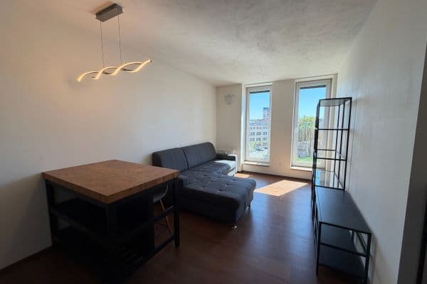 Prenájom bytu 2-izbový 49 m², Jankovcova, Praha Prenájom bytu 2-izbový 49 m², Jankovcova, Praha