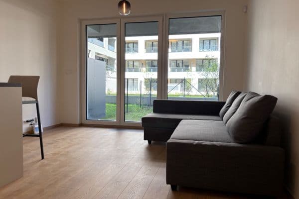 Prenájom bytu 1-izbový 33 m², Poděbradská, Praha Prenájom bytu 1-izbový 33 m², Poděbradská, Praha
