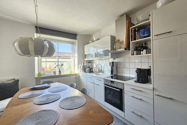 Prenájom bytu 2-izbový 63 m², Naupliastraße 25, München, Bavorsko Prenájom bytu 2-izbový 63 m², Naupliastraße 25, München, Bavorsko