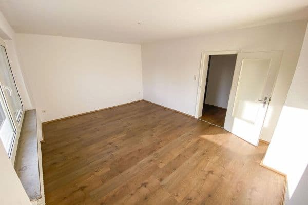 Prenájom bytu 4-izbový 93 m², Castrop-Rauxel Prenájom bytu 4-izbový 93 m², Castrop-Rauxel
