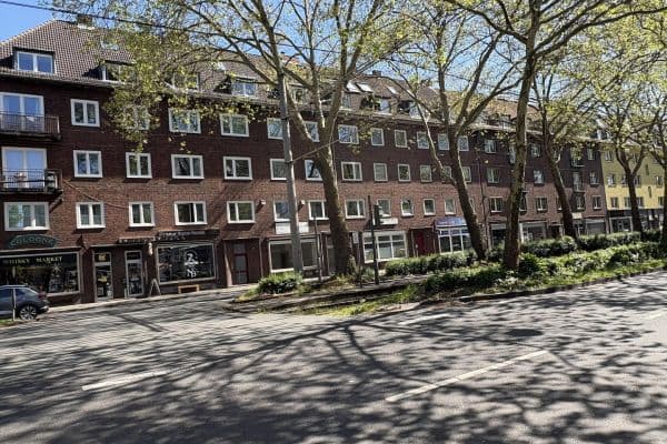 Prenájom bytu 4-izbový 105 m², Luxemburger Str.259, Köln, Severné Porýnie - Westfálsko Prenájom bytu 4-izbový 105 m², Luxemburger Str.259, Köln, Severné Porýnie - Westfálsko