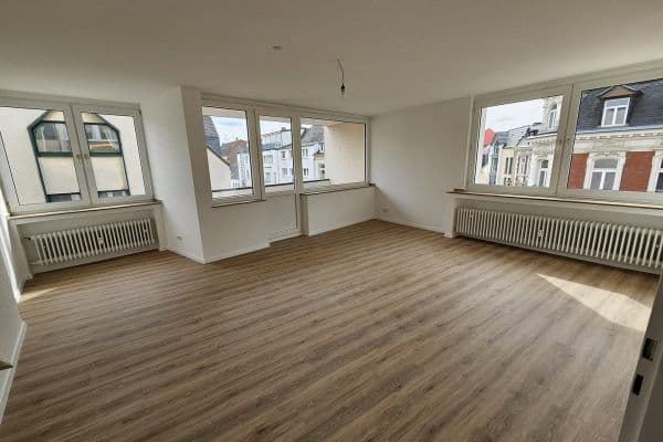 Prenájom bytu 3-izbový 87 m², Kölner Str. 17, Leverkusen Prenájom bytu 3-izbový 87 m², Kölner Str. 17, Leverkusen