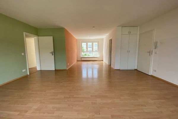 Prenájom bytu 5-izbový 112 m², Oberursel Prenájom bytu 5-izbový 112 m², Oberursel