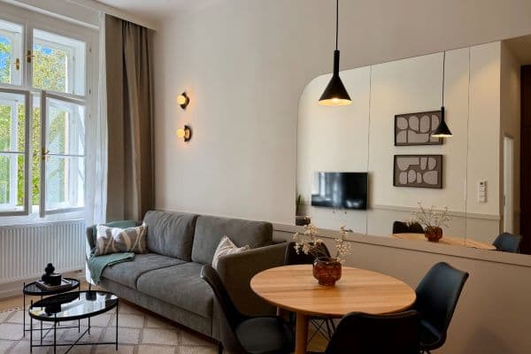 Prenájom bytu 2-izbový 42 m², Karlínské náměstí, Praha Prenájom bytu 2-izbový 42 m², Karlínské náměstí, Praha