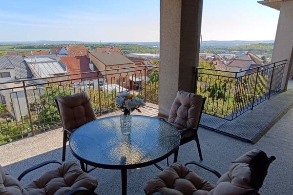 Prenájom bytu 5-izbový 150 m², Nivky, Brno Prenájom bytu 5-izbový 150 m², Nivky, Brno