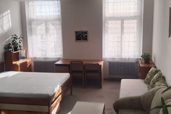 Prenájom bytu 3-izbový 90 m², Chelčického, České Budějovice Prenájom bytu 3-izbový 90 m², Chelčického, České Budějovice