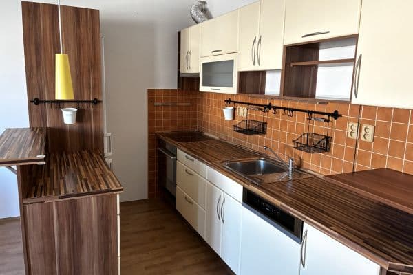 Prenájom bytu 2-izbový 56 m², K Netlukám, Praha Prenájom bytu 2-izbový 56 m², K Netlukám, Praha