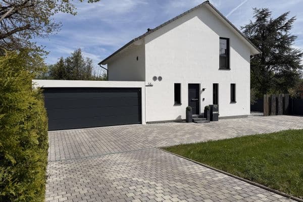 Predaj domu 127 m², pozemek 821 m², Steiner Straße 16a, Rohr Predaj domu 127 m², pozemek 821 m², Steiner Straße 16a, Rohr