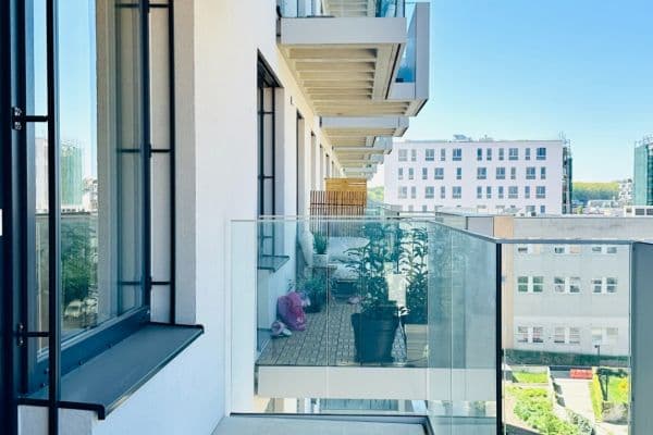 Prenájom bytu 1-izbový 36 m², Fafkových, Praha Prenájom bytu 1-izbový 36 m², Fafkových, Praha