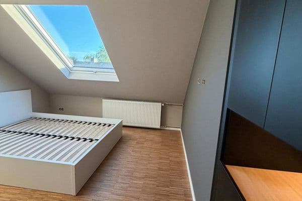 Prenájom bytu 3-izbový 22 m², Feldbergblick 2+4, Frankfurt am Main Prenájom bytu 3-izbový 22 m², Feldbergblick 2+4, Frankfurt am Main