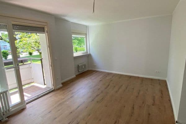 Prenájom bytu 4-izbový 98 m², Saarstraße 2, Lahr/Schwarzwald, Bádensko-Wurttembersko Prenájom bytu 4-izbový 98 m², Saarstraße 2, Lahr/Schwarzwald, Bádensko-Wurttembersko