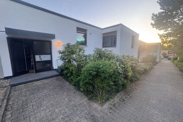 Predaj domu 154 m², pozemek 254 m², Walther-Rathnau-Straße 31, Pforzheim Predaj domu 154 m², pozemek 254 m², Walther-Rathnau-Straße 31, Pforzheim