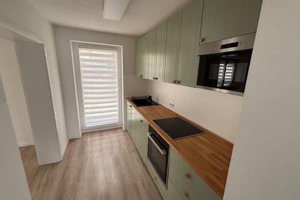Prenájom bytu 3-izbový 92 m², Neufra Prenájom bytu 3-izbový 92 m², Neufra