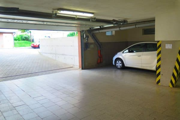 Prenájom garáže 18 m², Trýbova, Brno Prenájom garáže 18 m², Trýbova, Brno