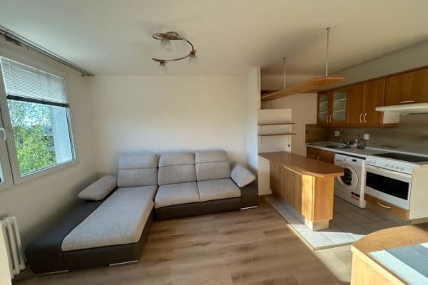 Prenájom bytu 2-izbový 43 m², Roškotova, Praha Prenájom bytu 2-izbový 43 m², Roškotova, Praha