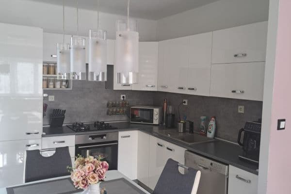 Predaj bytu 3-izbový 64 m², Průběžná, Ostrava Predaj bytu 3-izbový 64 m², Průběžná, Ostrava