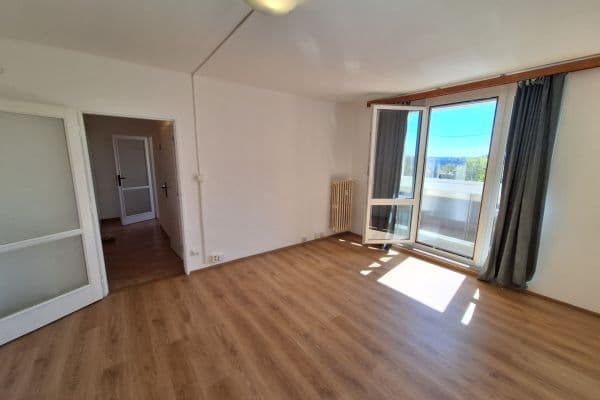 Prenájom bytu 1-izbový 38 m², Nepomucká, Plzeň Prenájom bytu 1-izbový 38 m², Nepomucká, Plzeň