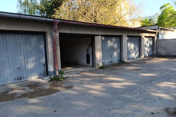 Prenájom garáže 16 m², Fügnerova, Brno Prenájom garáže 16 m², Fügnerova, Brno