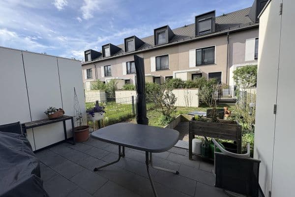 Predaj domu 145 m², pozemek 144 m², Helmut-Schmidt-Ring, Röthenbach an der Pegnitz Predaj domu 145 m², pozemek 144 m², Helmut-Schmidt-Ring, Röthenbach an der Pegnitz