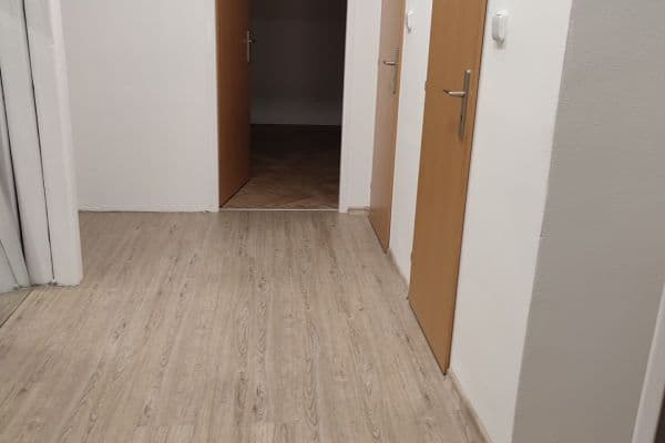 Prenájom bytu 2-izbový 54 m², Tyršova, Zlín Prenájom bytu 2-izbový 54 m², Tyršova, Zlín