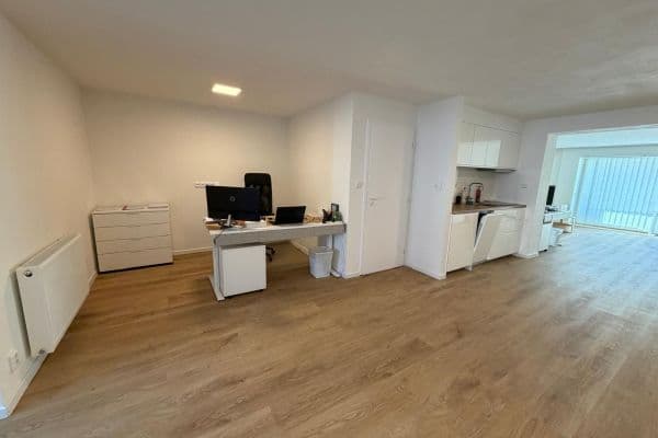 Prenájom nebytového priestoru 75 m², Na Moklině, Praha Prenájom nebytového priestoru 75 m², Na Moklině, Praha